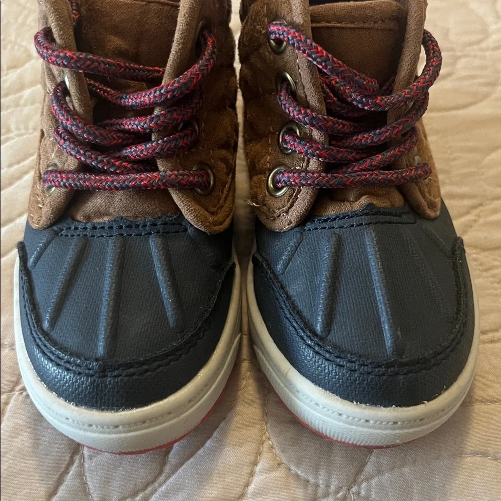 Oshkosh B’Gosh Tarin Brown & Blue Kids High Top Duck Boots Lace Up Shoes Sz 5